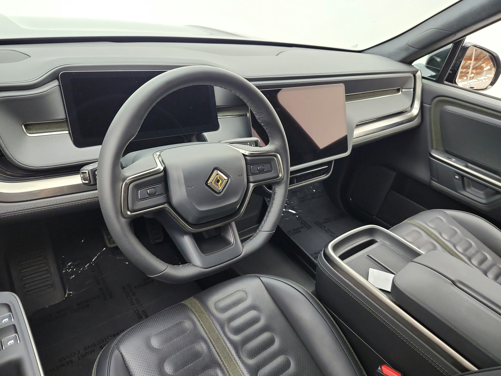 Used 2025 Midnight Rivian Adventure image 14
