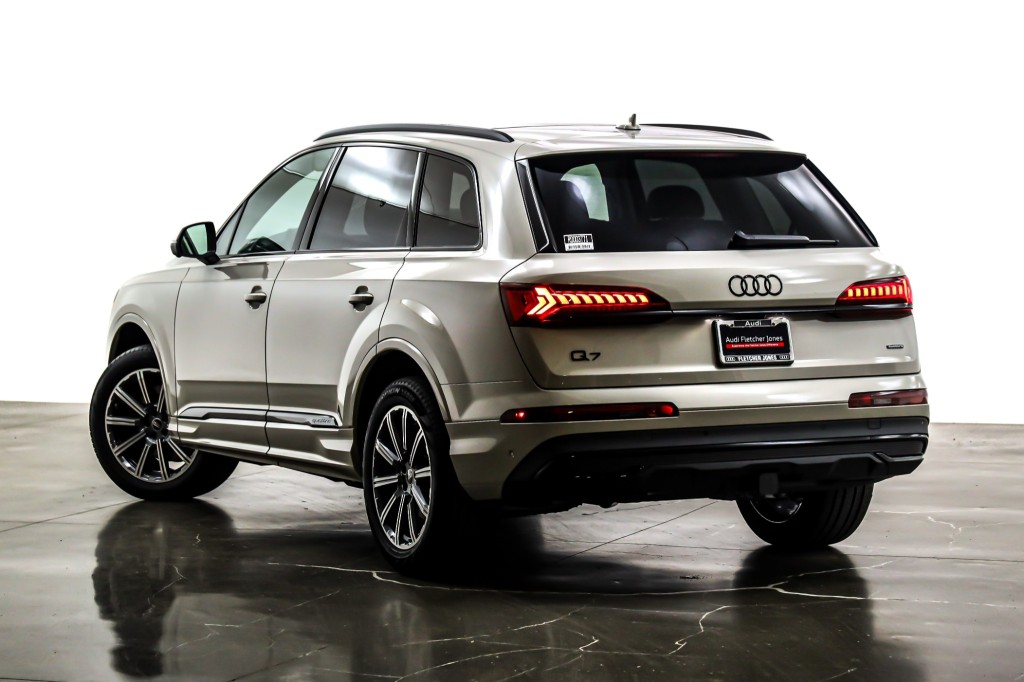 New 2024 Audi Q7 Premium Plus 45 TFSI quattro SUV in 1275 Bristol St