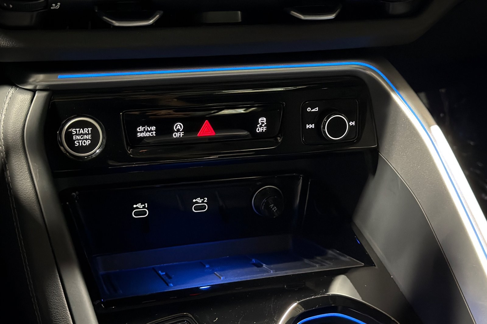 Used 2025 Tambora Gray Metallic Audi Premium 2.0 TFSI quattro image 20