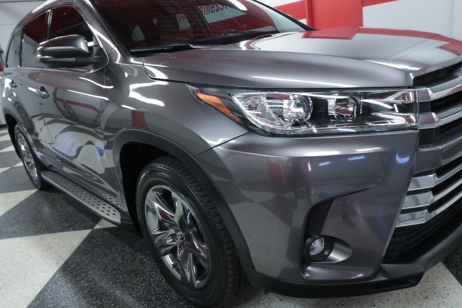 Used Car 2019 Toyota Highlander  Limited Platinum For Sale Under $30,000 In Austin, Texas