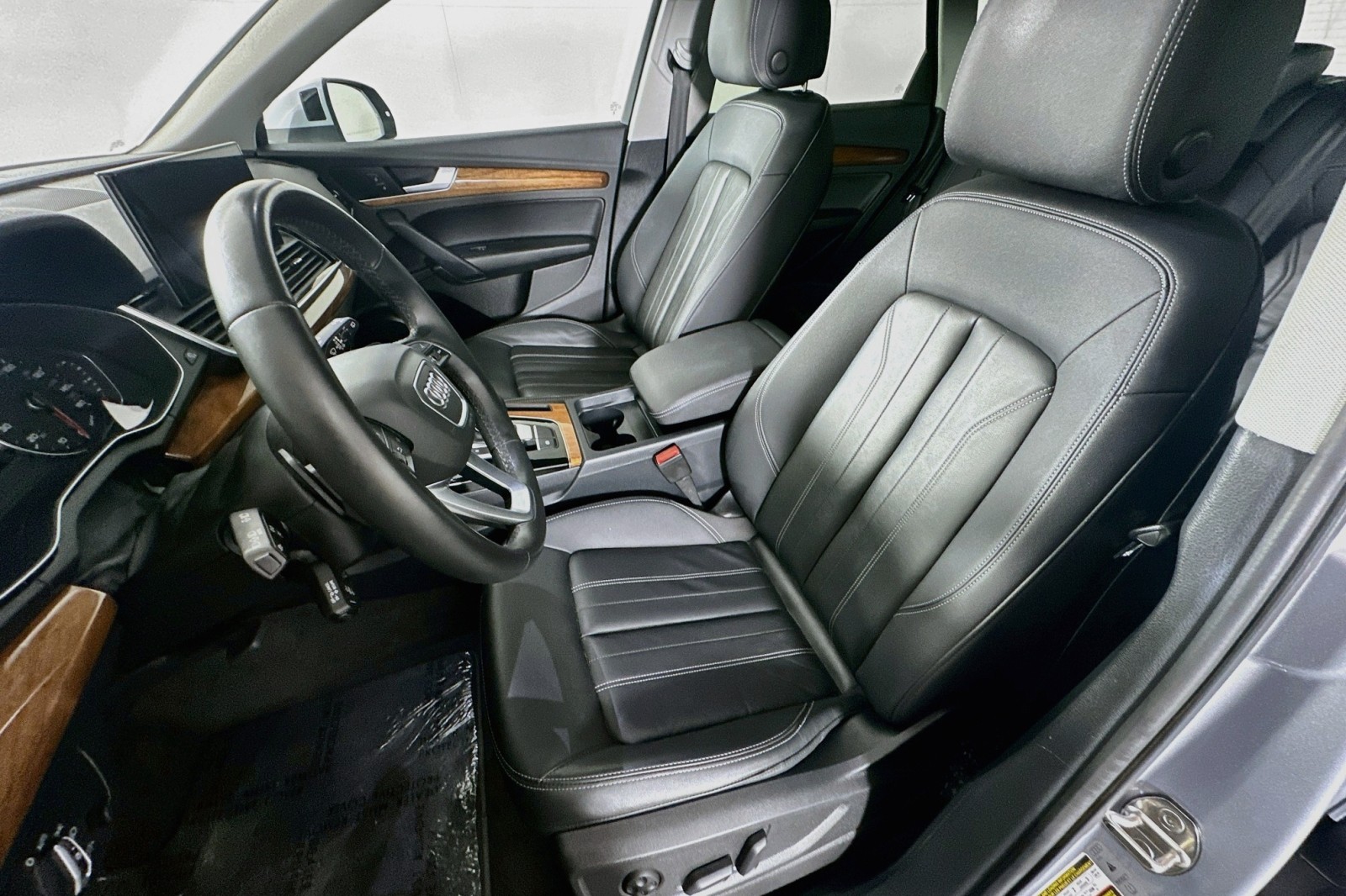 Used 2023 Florett Silver Metallic Audi Premium image 17