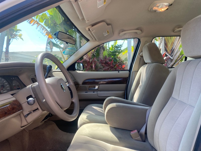 2005 Mercury Grand Marquis GS LOW MILES 49,348 in , 