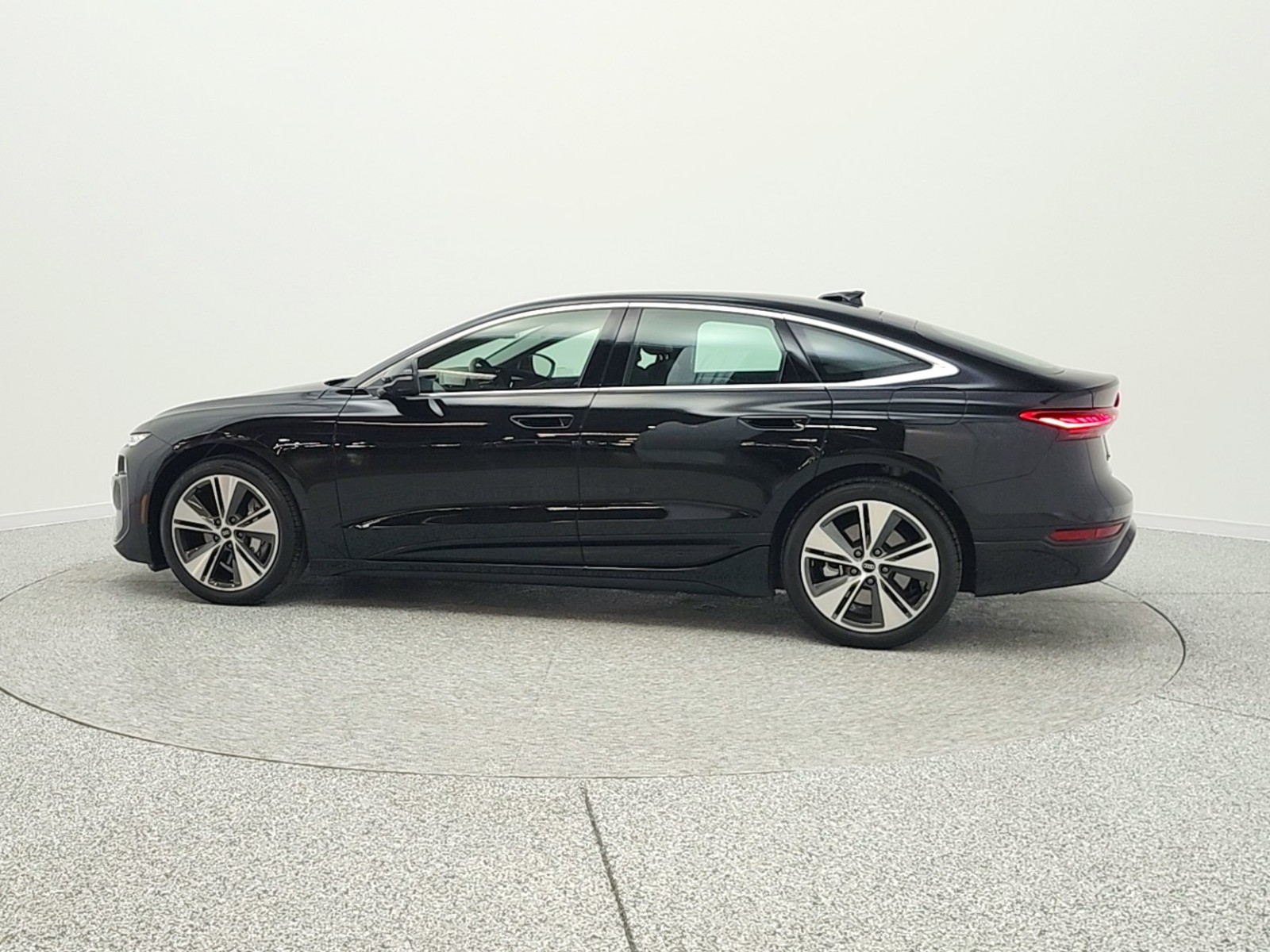 Used 2025 Mythos Black Metallic Audi Premium Plus RWD image 8