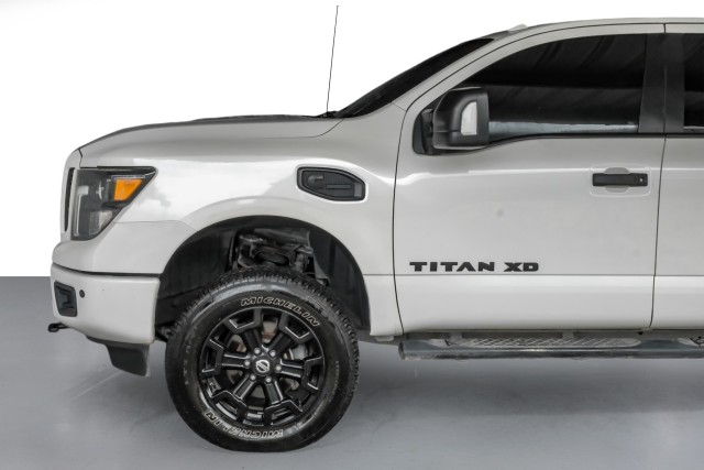 2018 Nissan Titan XD SL 9