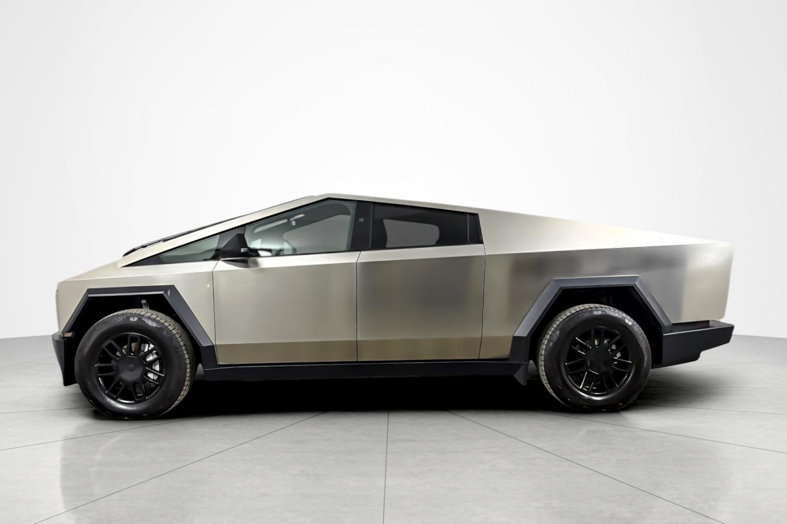 Used 2025 GRAY Tesla AWD image 2