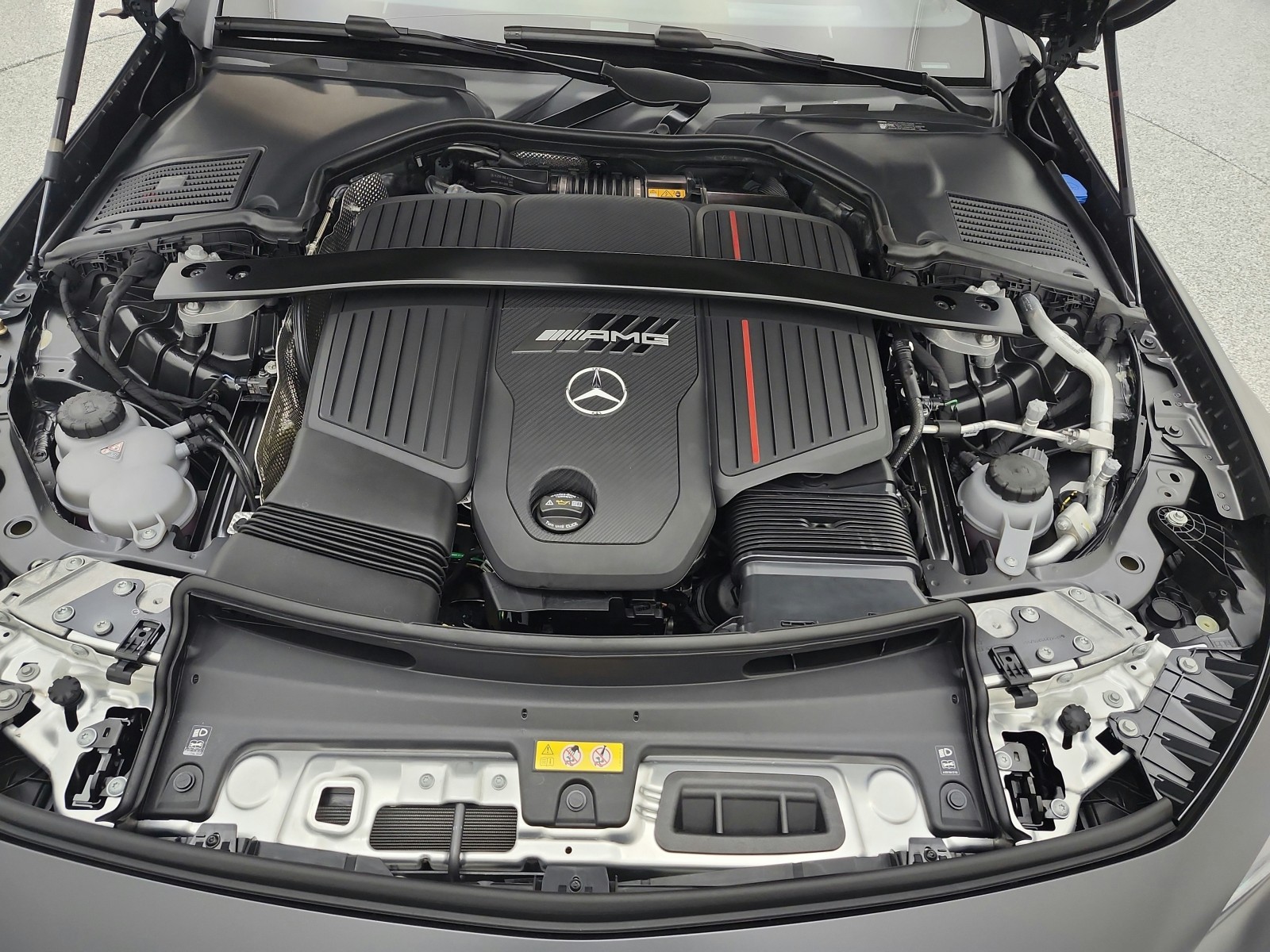 New 2026 MANUFAKTUR Graphite Grey Magno Mercedes-Benz AMG® CLE 53 image 11