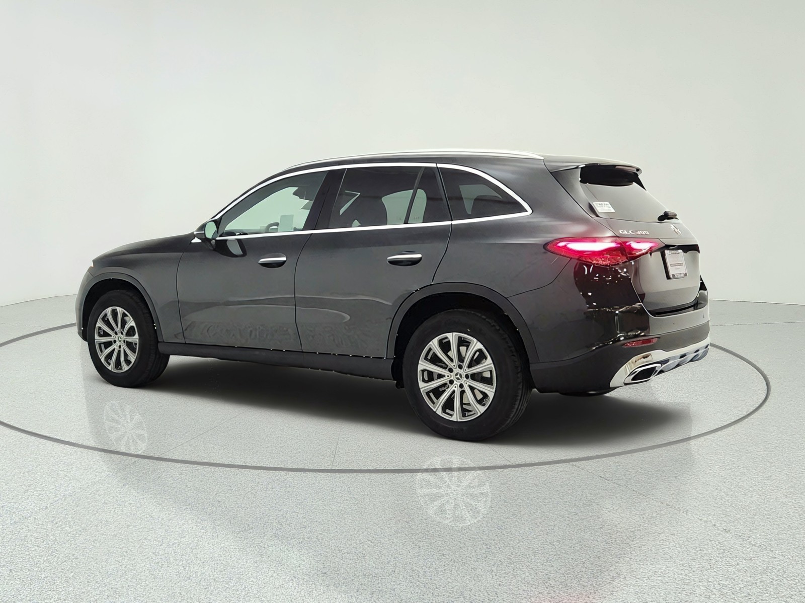 New 2027 Graphite Grey Metallic Mercedes-Benz GLC 300 SUV image 7