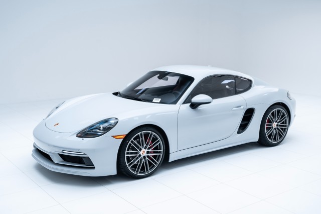 2025  718 Cayman S in , 