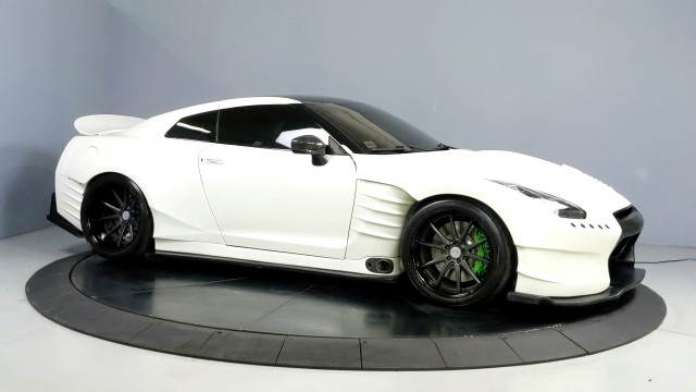 2013 Nissan GT-R Premium 8