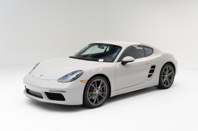 2025  718 Cayman  in , 