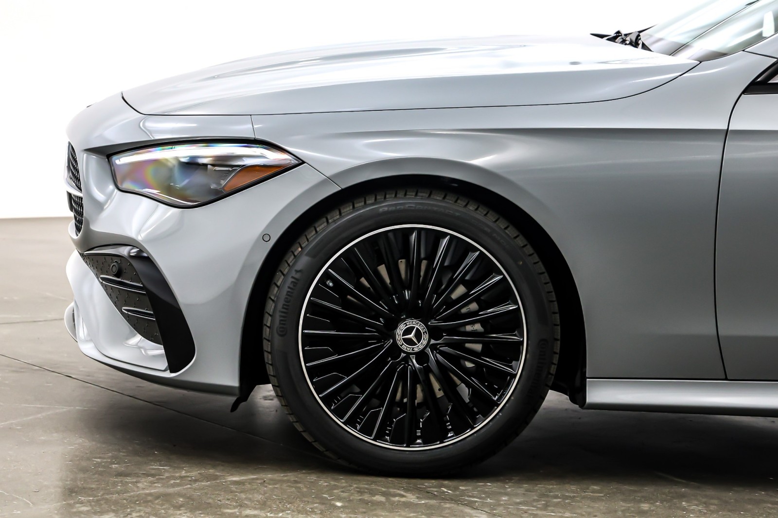 New 2026 MANUFAKTUR Alpine Grey Metallic Mercedes-Benz CLE 300 image 9