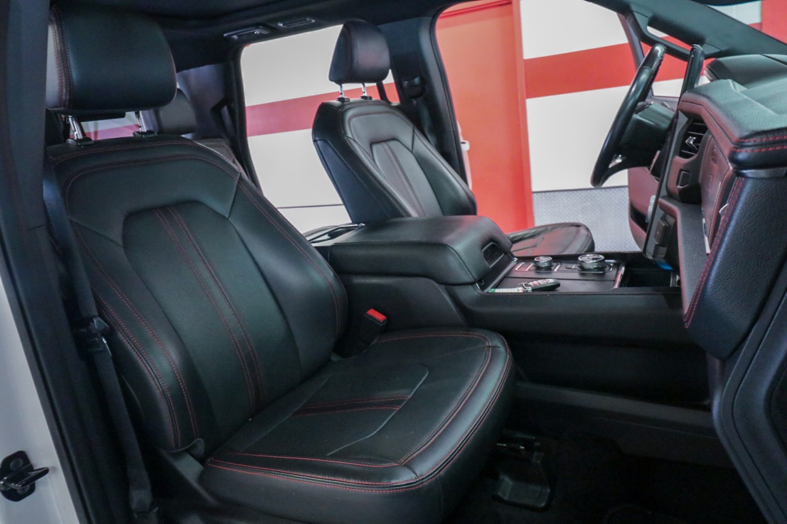 Used Car 2022 Ford Expedition Max  Limited For Sale Under $40,000 In Austin, Texas