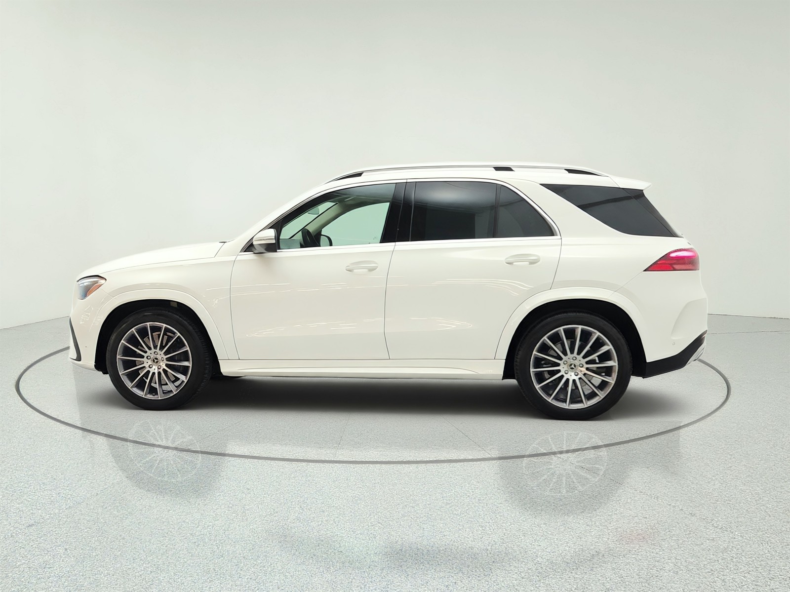 Certified Used 2024 Polar White Mercedes-Benz GLE 350 4MATIC® SUV image 8
