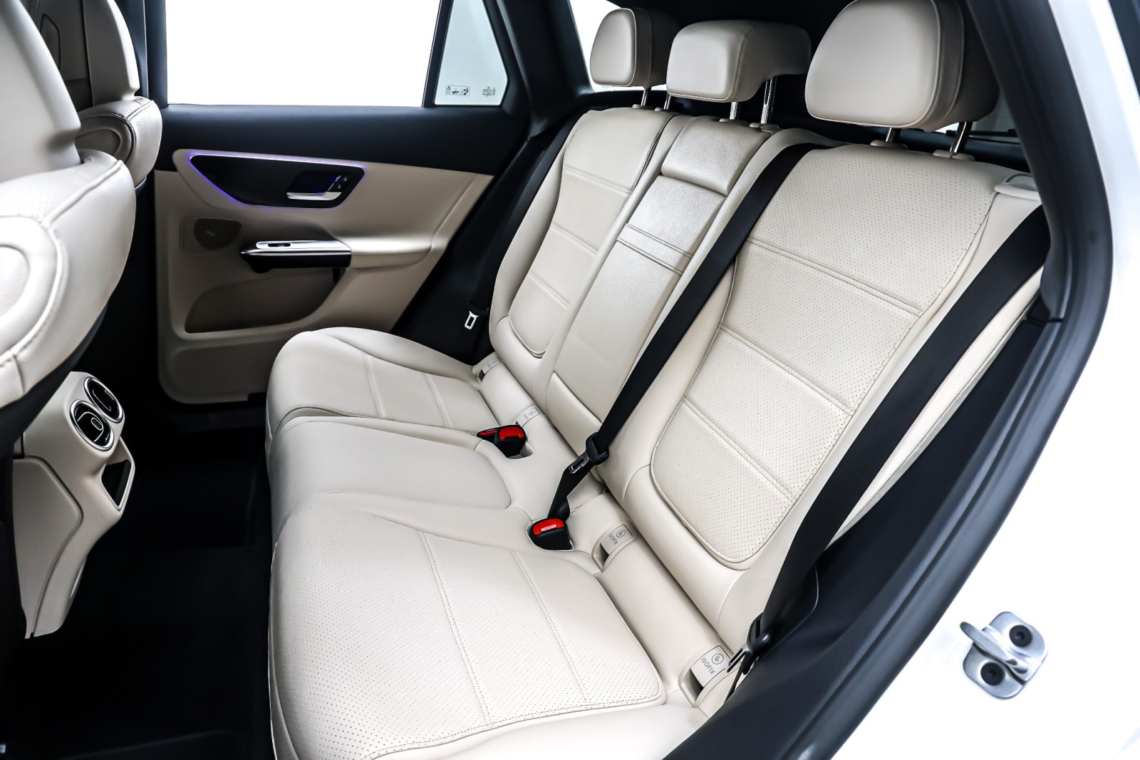 New 2026 Polar White Mercedes-Benz GLC 300 image 8