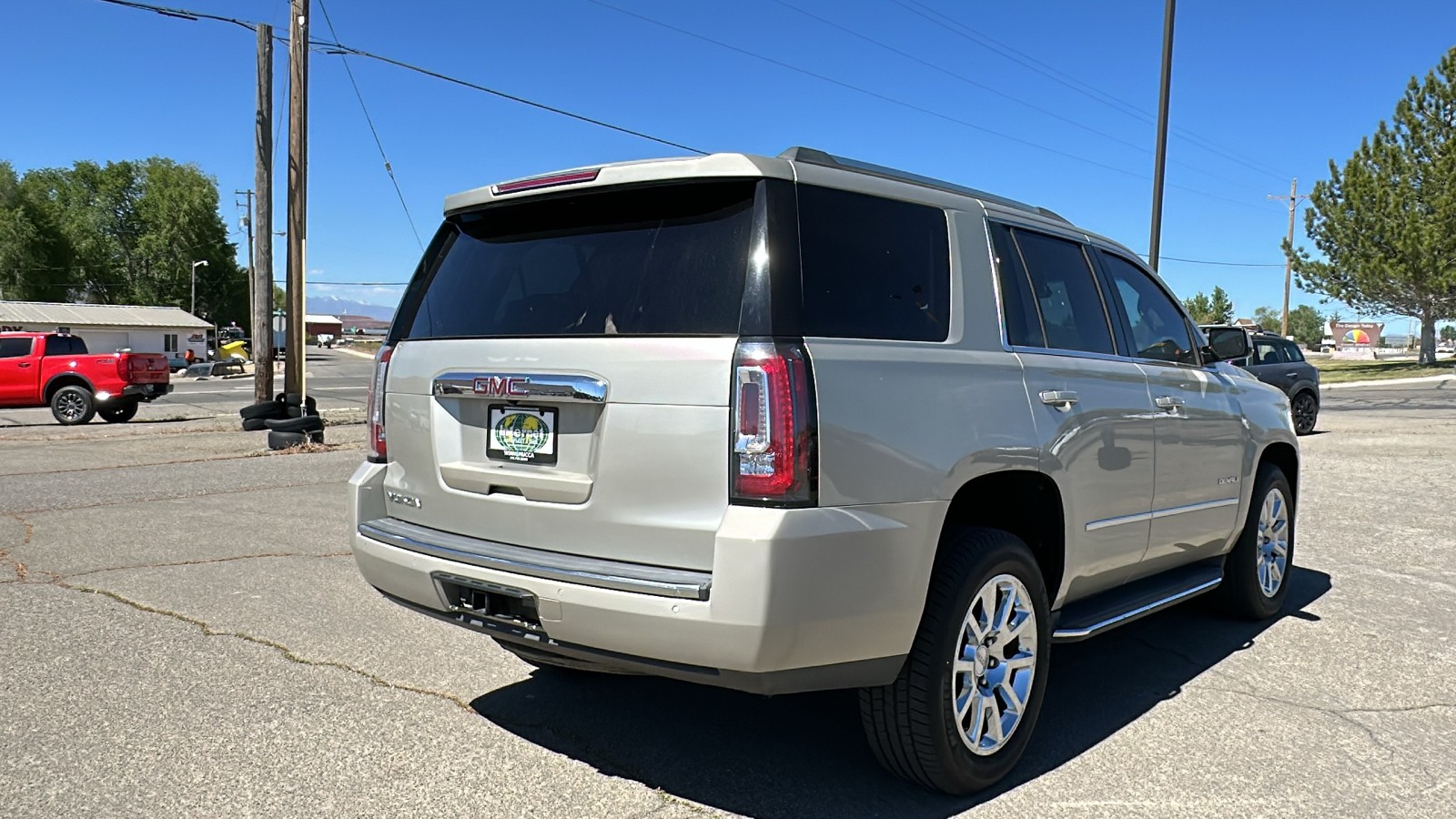 2017 GMC Yukon Denali 3