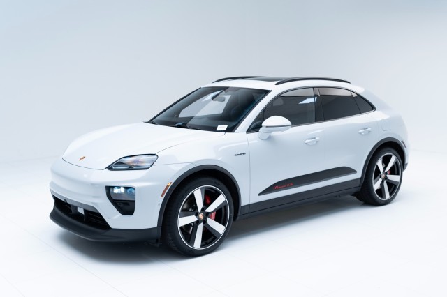 2025  Macan 4S Electric in , 