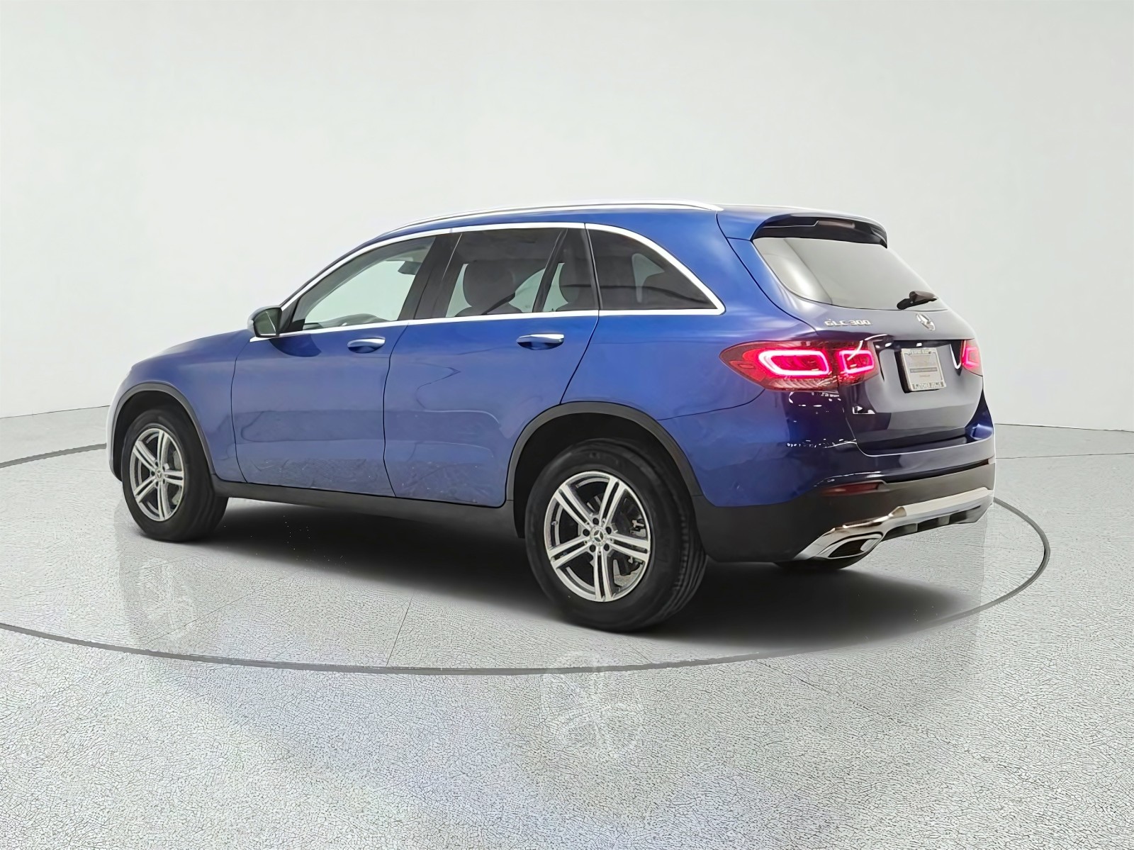Used 2022 Starling Blue Metallic Mercedes-Benz GLC 300 SUV image 7