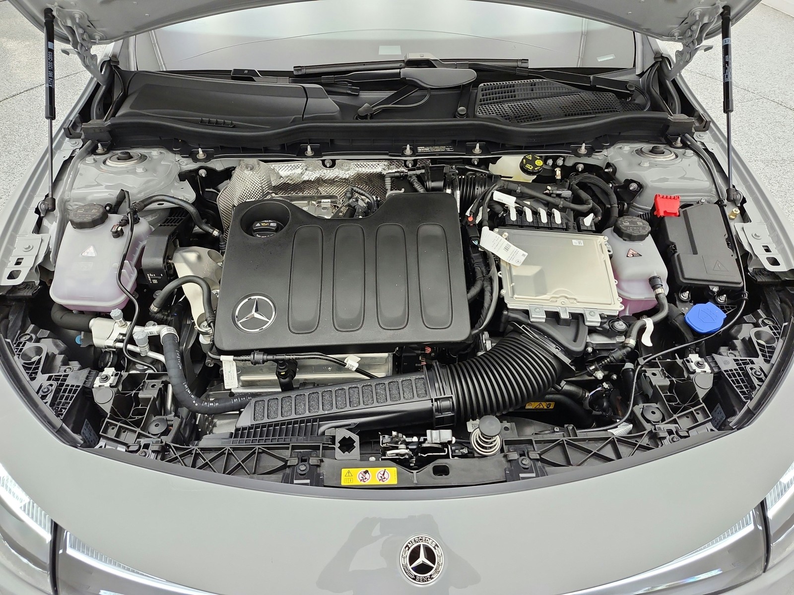 New 2027 MANUFAKTUR Alpine Grey Mercedes-Benz CLA 220 Hybrid FWD image 12