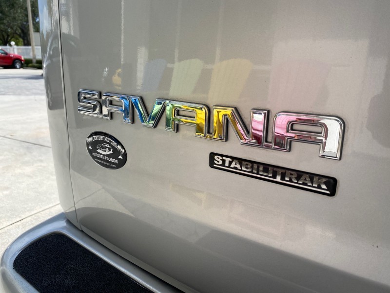 2013 GMC SAVANA HI TOP CONVERSION HANDICAP LIFT LOW MILES 24,857 in , 