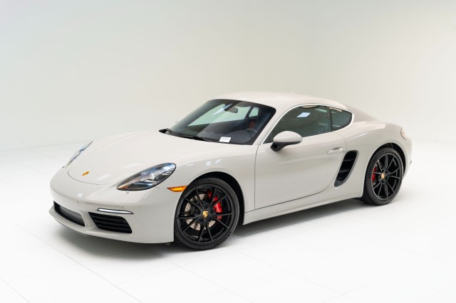 2025  718 Cayman S in , 