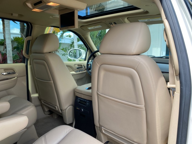 2010 Cadillac Escalade SUNROOF NAV Premium LOW MILES 66,933 in ,