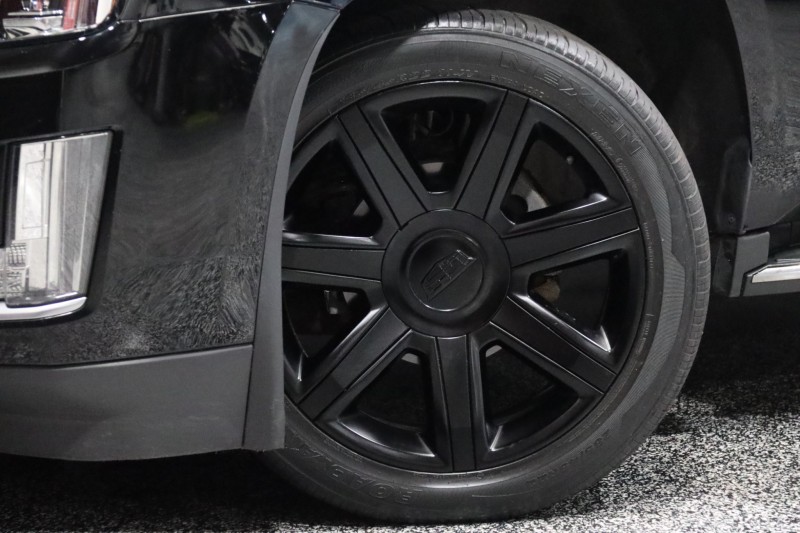 2016 Cadillac Escalade ESV Luxury Collection 4WD 4dr Suv in , 