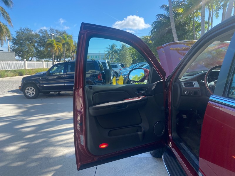2007 Cadillac Escalade EXT LOW MILES 13,852 1 OWNER 4WD in , 