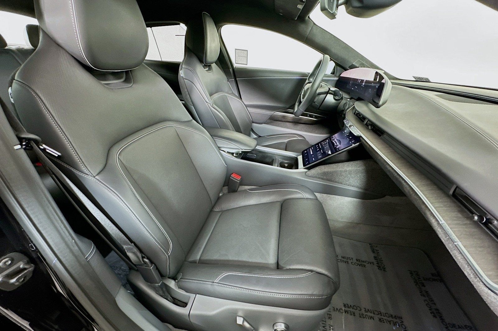 Used 2024 Infinite Black Metallic Lucid Touring image 8