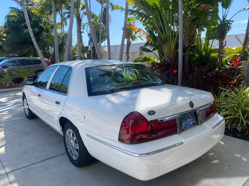 2005 Mercury Grand Marquis GS LOW MILES 49,348 in , 
