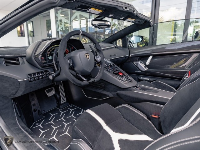 Lamborghini Aventador SVJ