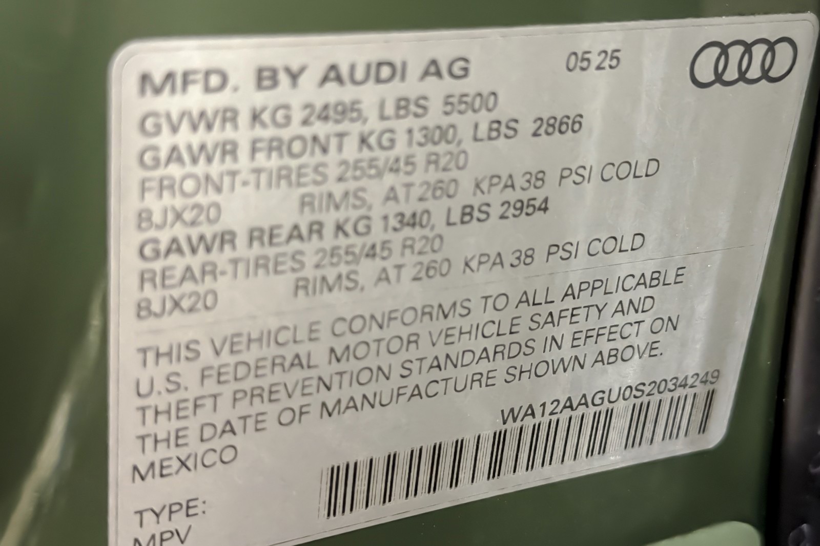 Used 2025 District Green Metallic Audi Premium Plus 2.0 TFSI quattro image 28