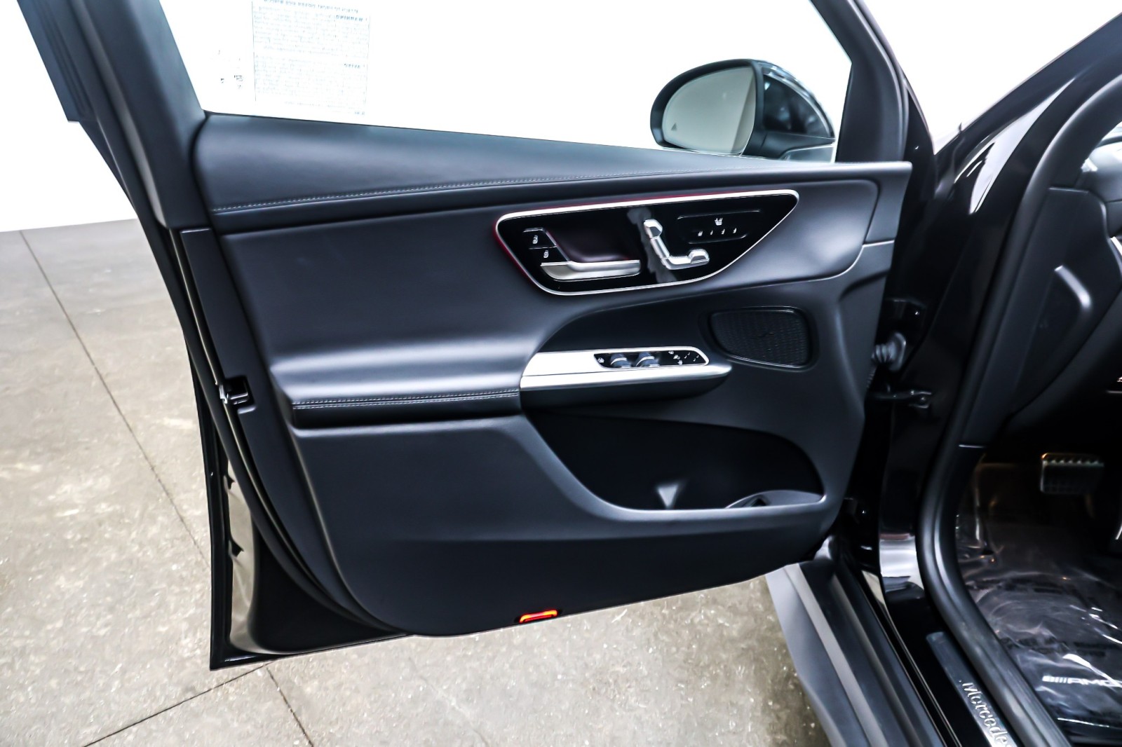 Used 2024 Obsidian Black Metallic Mercedes-Benz GLC 300 4MATIC® SUV image 21