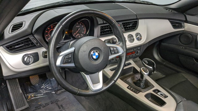 2012 BMW Z4 sDrive28i 23