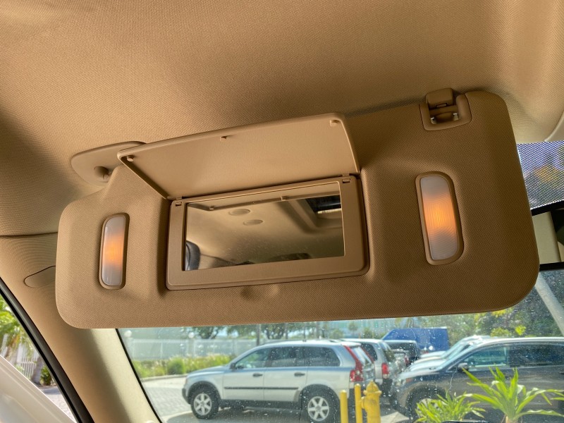 2010 Cadillac Escalade SUNROOF NAV Premium LOW MILES 66,933 in ,