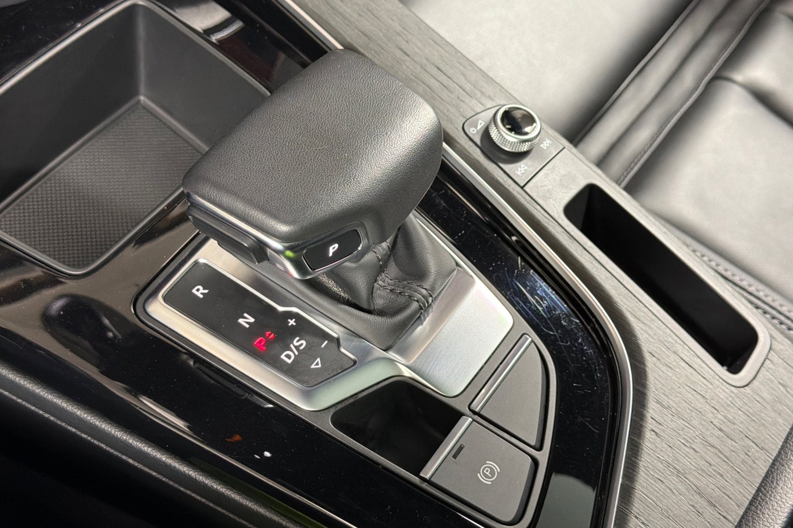 Used 2023 Glacier White Metallic Audi S line Premium 45 TFSI quattro image 19