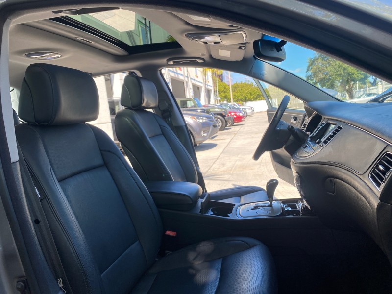 2012 Hyundai Genesis 3.8L SUNROOF PREM PKG in , 
