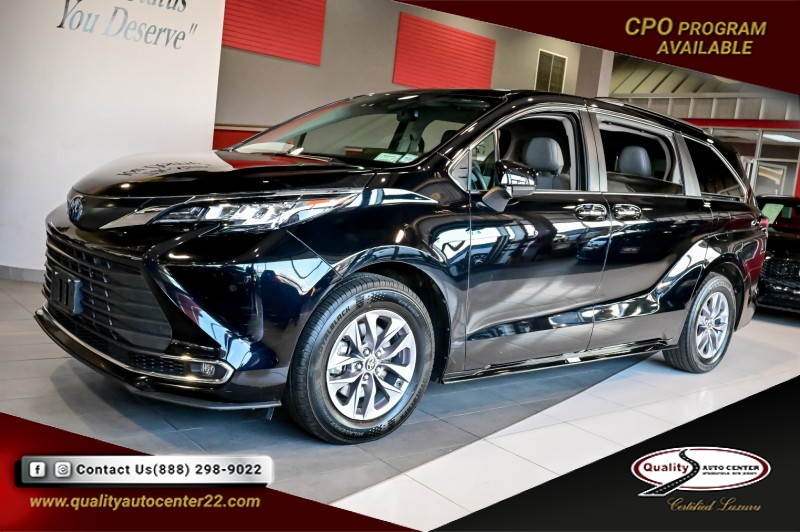 Midnight Black Metallic 2023 Toyota Sienna XLE 7-Passenger FWD Minivan Front-Wheel Drive Automatic