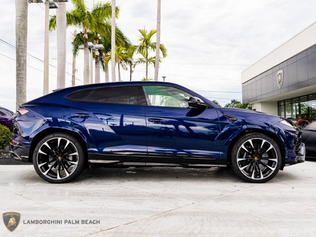 2022 Lamborghini Urus  in , 