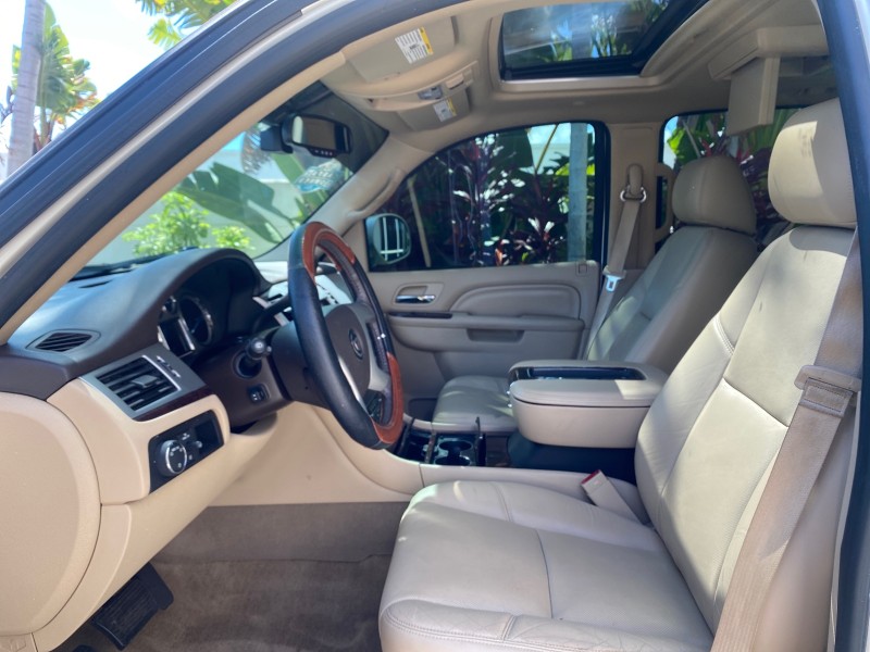 2013 Cadillac Escalade Luxury 1 OWNER LOW MILES 70,251 in ,