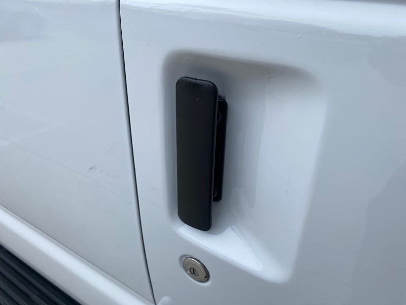 2008 Ford Econoline Wagon XLT 15 PASSENGERS E350 CLEAN in , 
