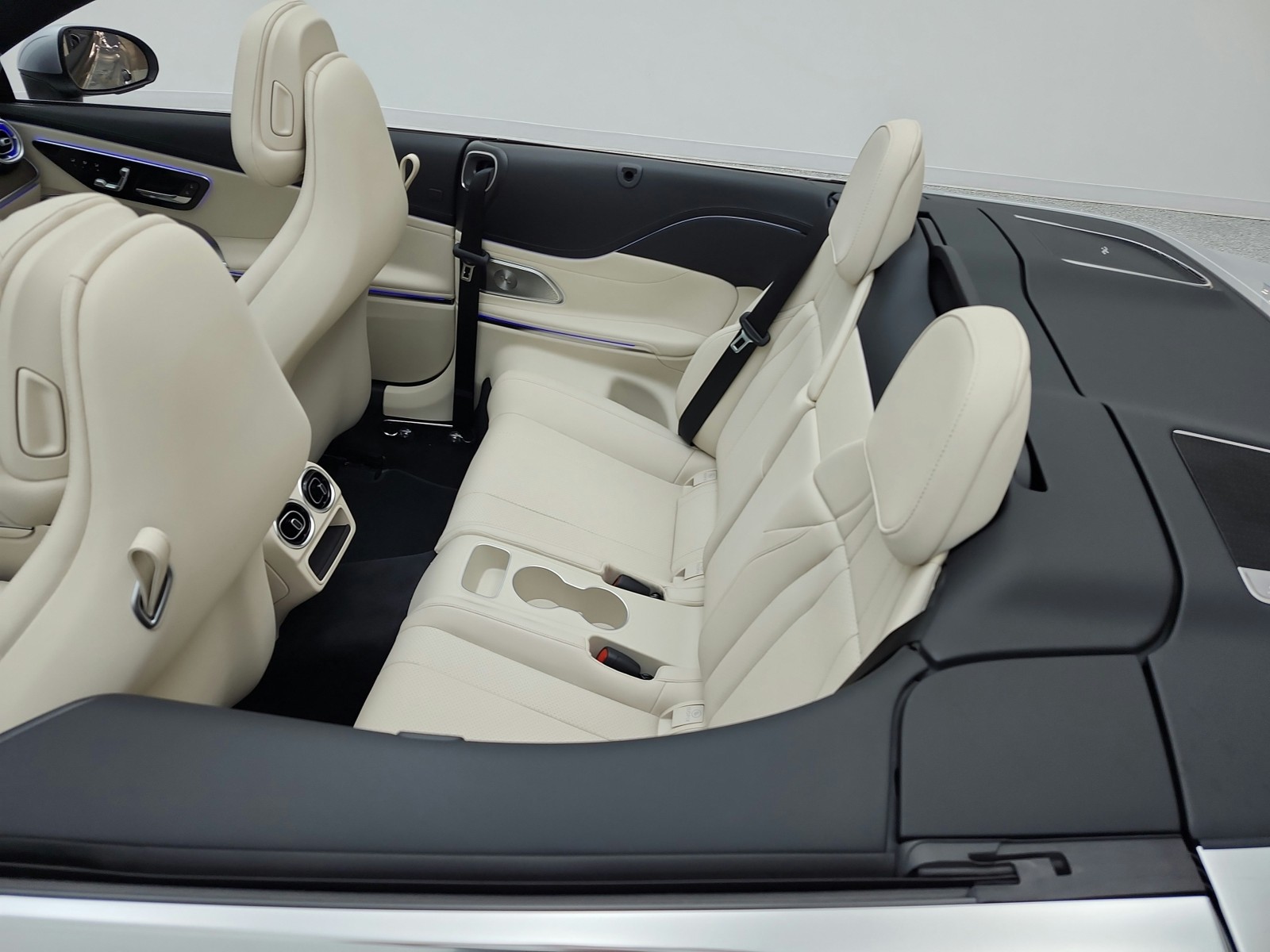 New 2027 Cirrus Silver Metallic Mercedes-Benz CLE 300 4MATIC® Cabriolet image 11