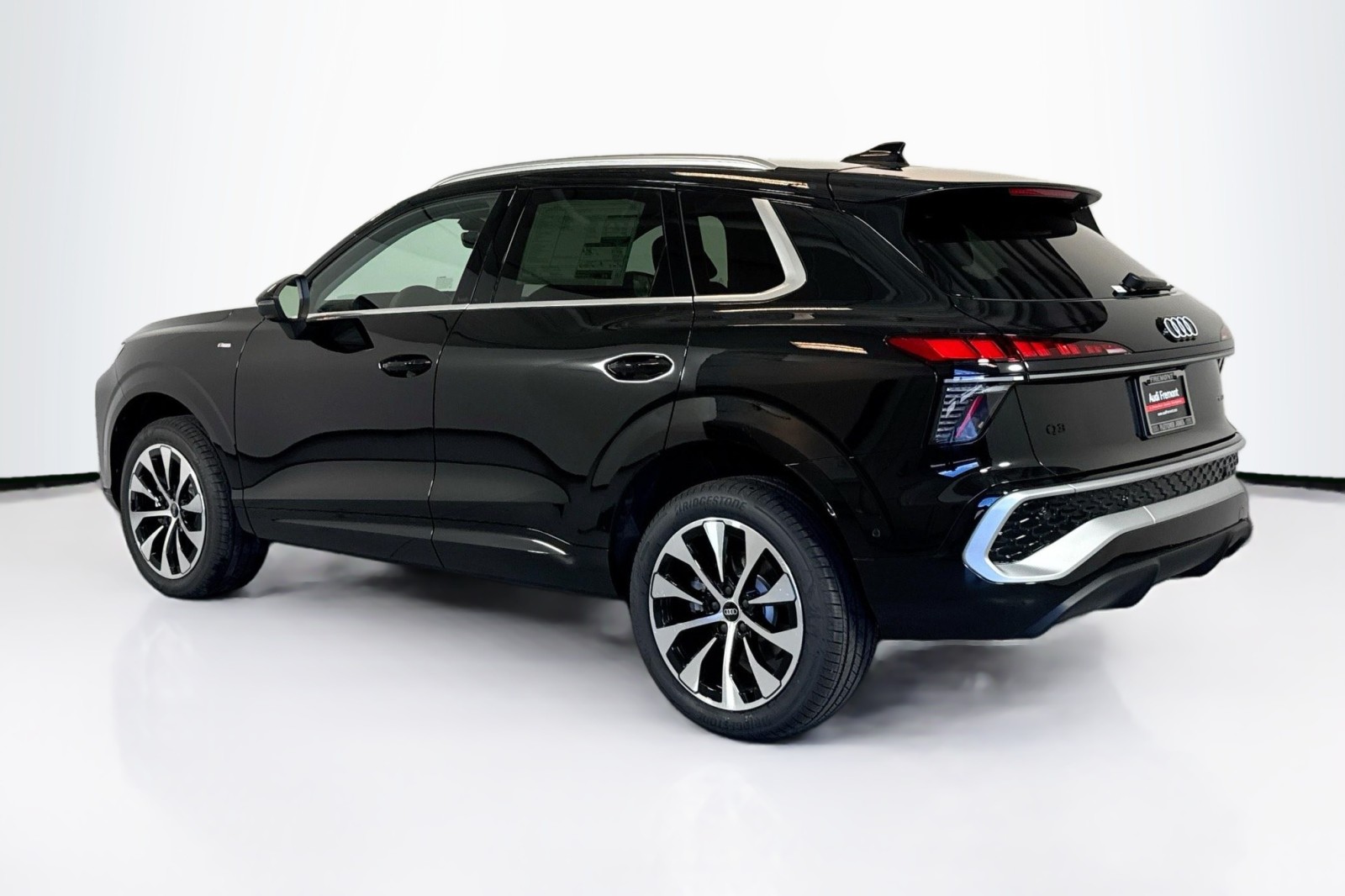 New 2026 Mythos Black Metallic Audi S line image 7