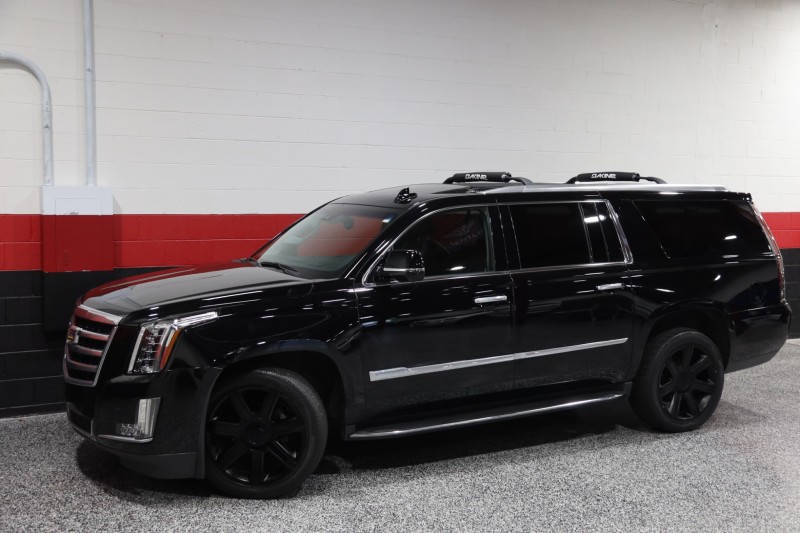 2016 Cadillac Escalade ESV Luxury Collection 4WD 4dr Suv in , 