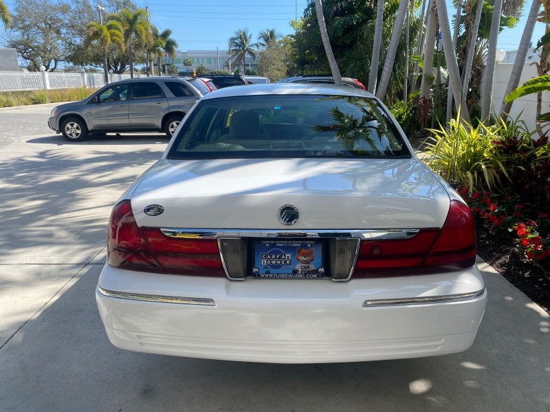 2005 Mercury Grand Marquis GS LOW MILES 49,348 in , 