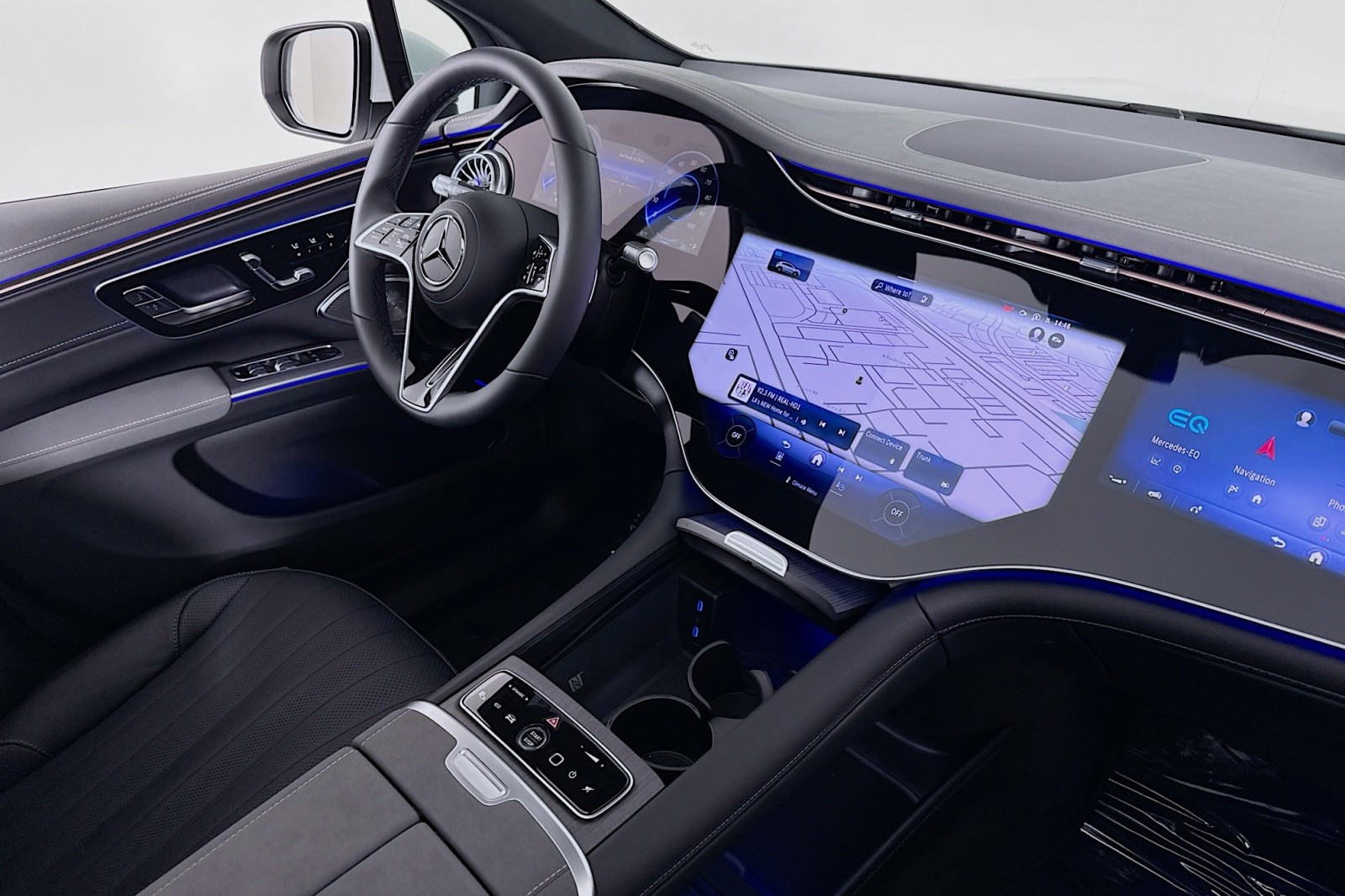 New 2026 Polar White Mercedes-Benz EQS 400 4MATIC® SUV image 15