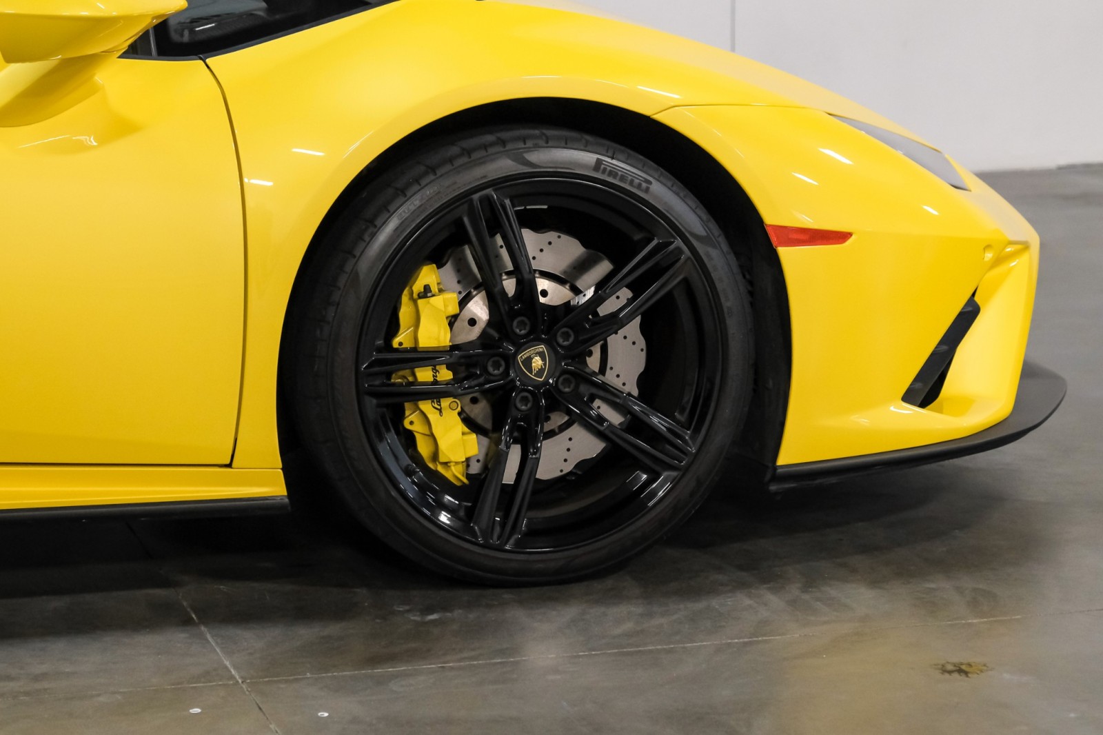 2021 Lamborghini Huracan EVO Spyder SportSeats 19Alloys BiColorLeatherPkg 60