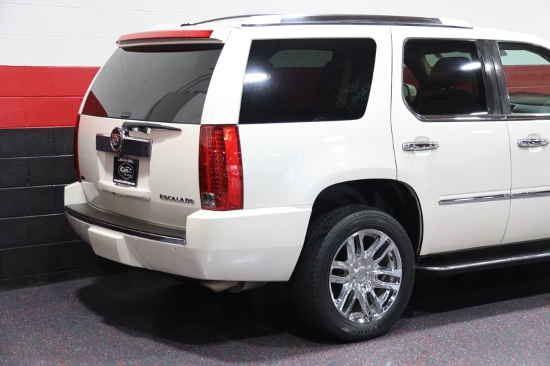 2011 Cadillac Escalade AWD 4dr Suv in , 