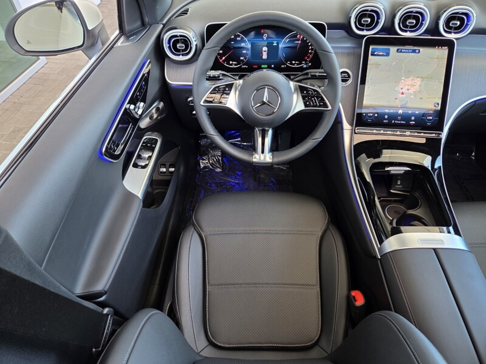New 2026 Polar White Mercedes-Benz GLC 350e 4MATIC® SUV image 14