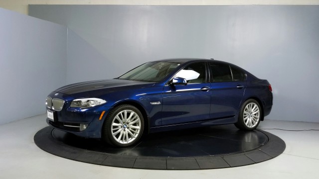 2011 BMW 5 Series 550i 3