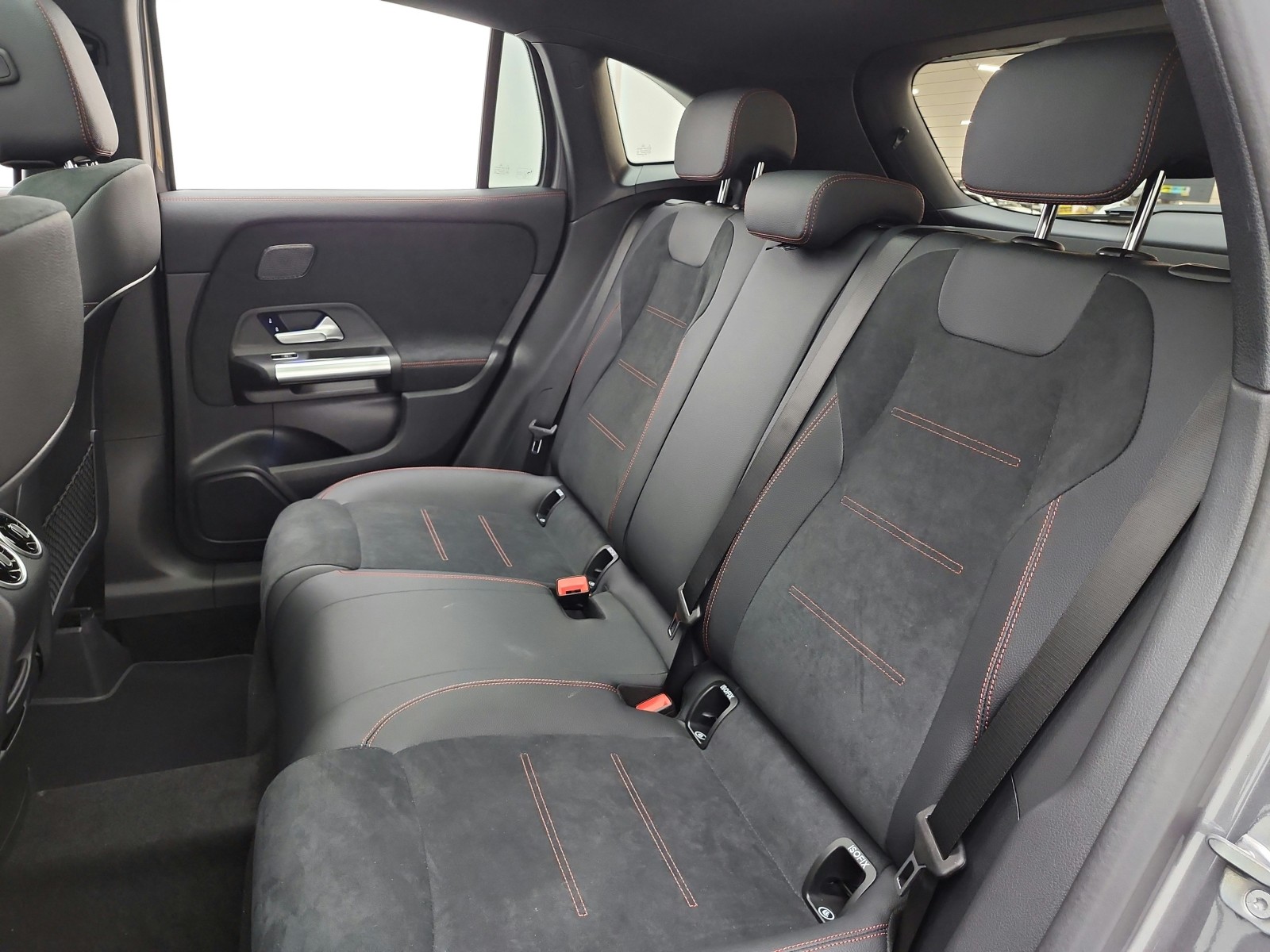 New 2026 Mountain Grey Metallic Mercedes-Benz GLA 250 SUV image 11